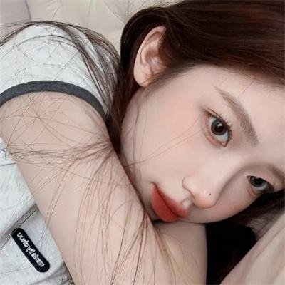 替身女配拿稳白月光剧本